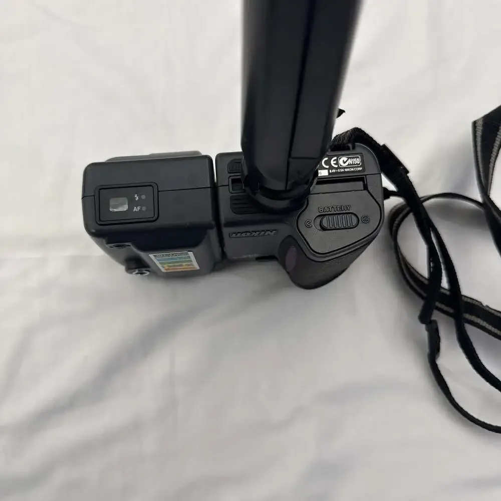 Nikon Coolpix 995 Vintage Digital Camera - ,